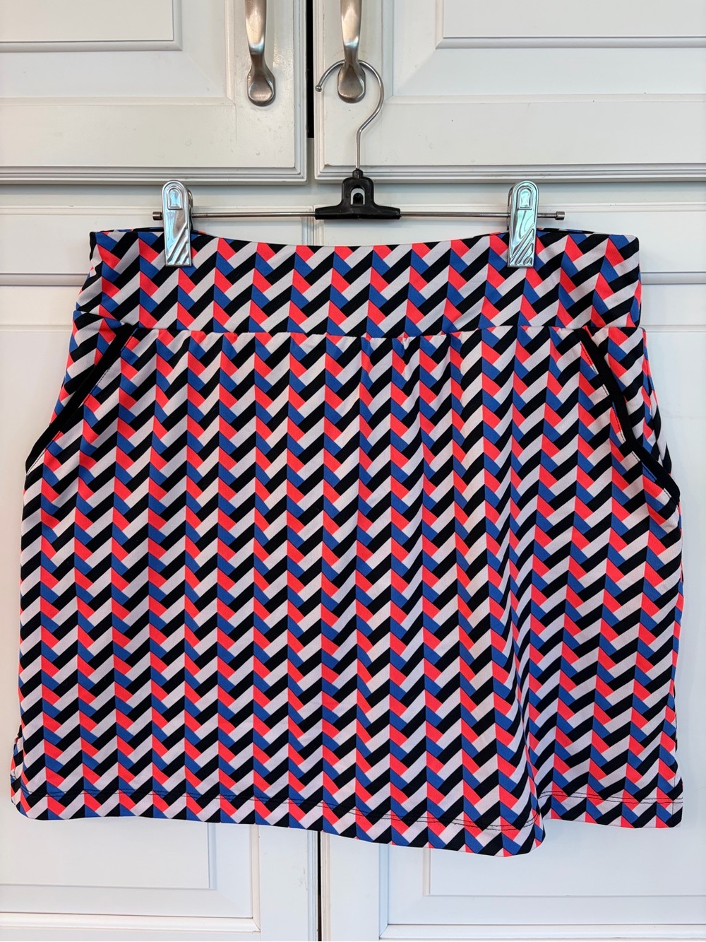 Tail white label Geometric Print A-Line Skort in blue, black, orange & White med